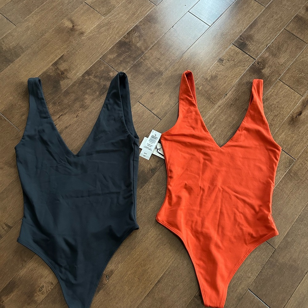 Aritzia Deep V-Neck Bodysuits in Black and Orange (2 for 50$)